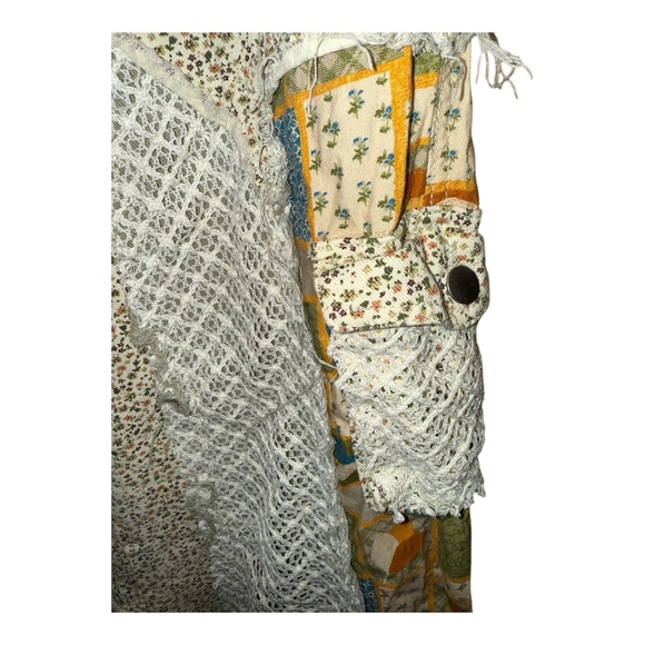 POL Flare Floral Patchwork Crochet Cargo Pants Star M - Picture 3 of 11